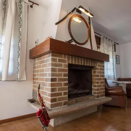 House - 3 Bedrooms With Pool Wifi And Sea Views - 7428