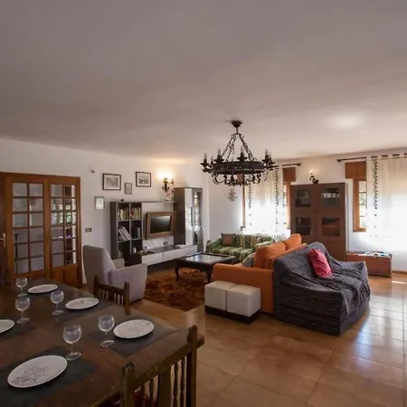 Domek alpejski House - 3 Bedrooms With Pool Wifi And Sea Views - 7428